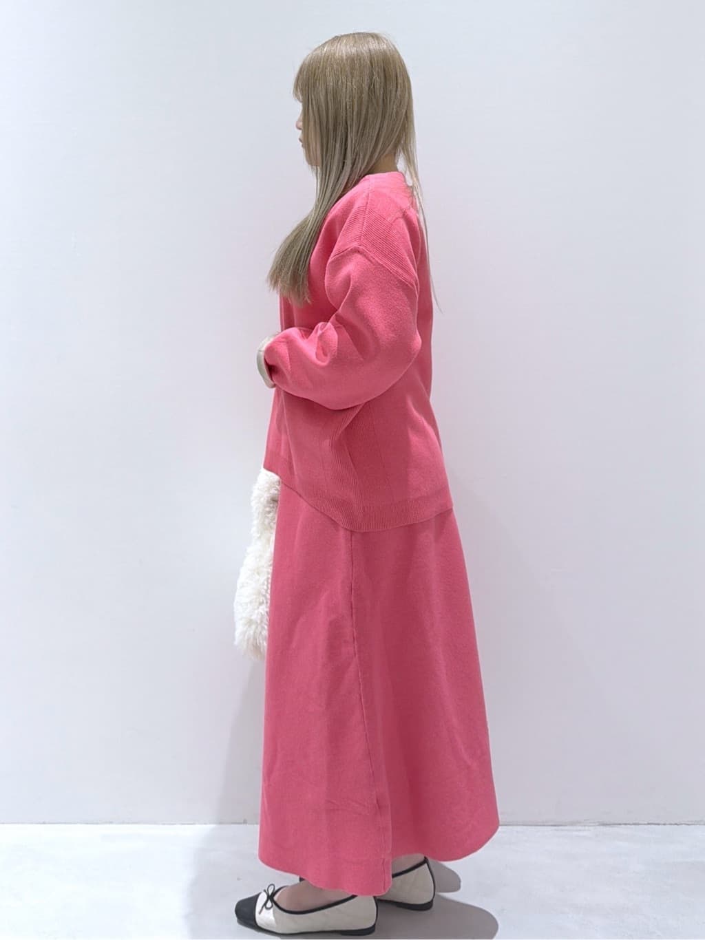 manaさんの「OPAQUE.CLIP｜サイド編地切替ニットトップス／セットアップ対応【洗濯機OK】」を使ったコーディネート