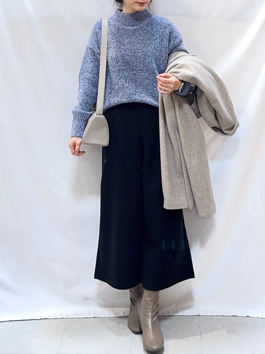 𝐇𝐢𝐫𝐨𝐦𝐢さんの「SHOO･LA･RUE｜【高レビュー】ウエストゴムで穿きやすい　ガウチョパンツ」を使ったコーディネート