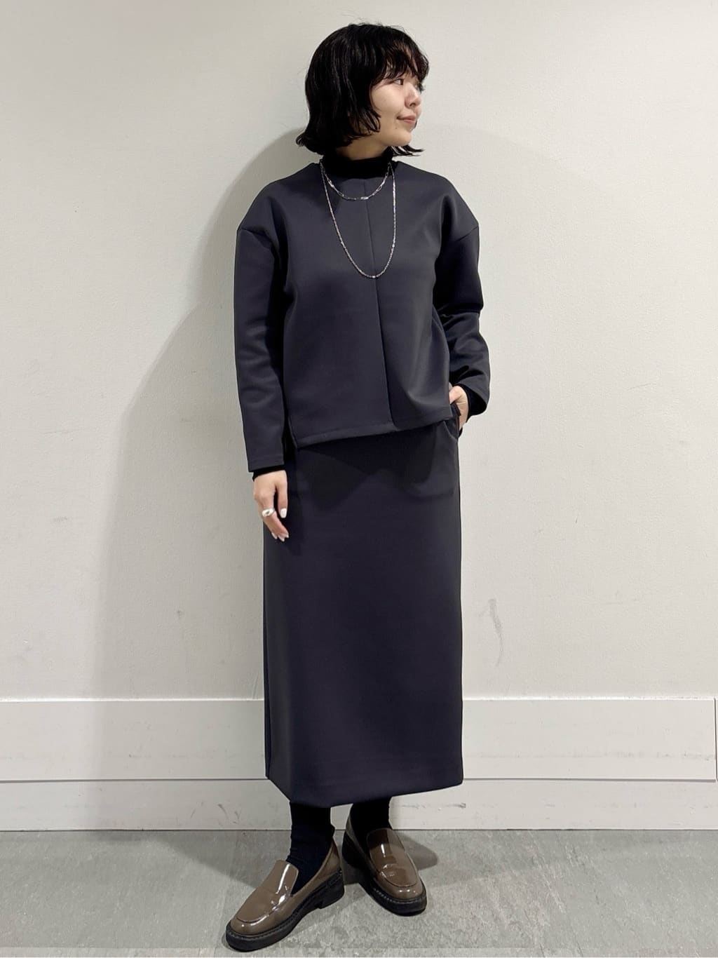 モエカさんの「UNTITLED｜【セットアップ可/洗える】ダンボールジャージ プルオーバー」を使ったコーディネート