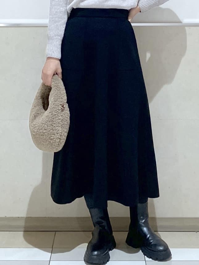 eriko さんの「Dessin｜【洗える】ハイネックベロアモールニット」を使ったコーディネート
