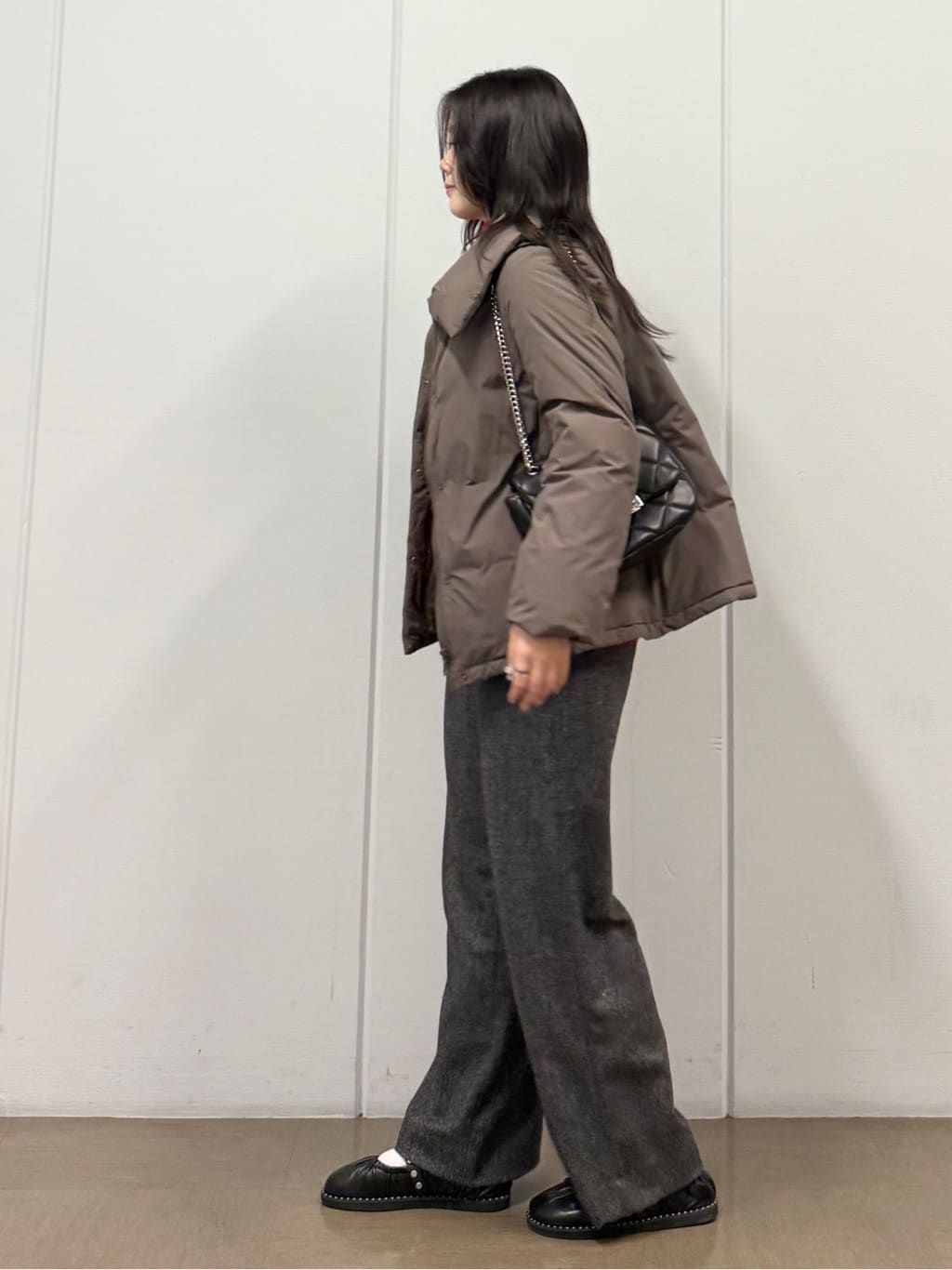 mizukiさんの「INDIVI｜【撥水／洗える／デザイン衿】ステッチレス ショートダウンコート」を使ったコーディネート