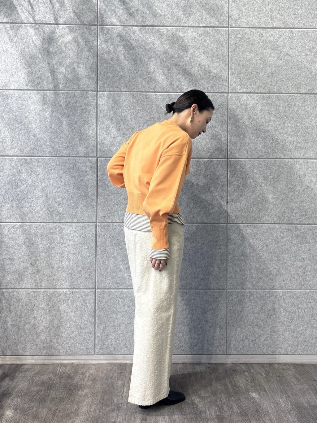 ayanoさんの「INDIVI｜Timeless｜フォルムロゴニット」を使ったコーディネート