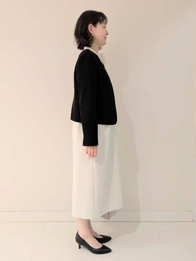 サオリさんの「UNTITLED｜◆【お呼ばれドレス/洗える】カットジャカードスリーブ ワンピース」を使ったコーディネート