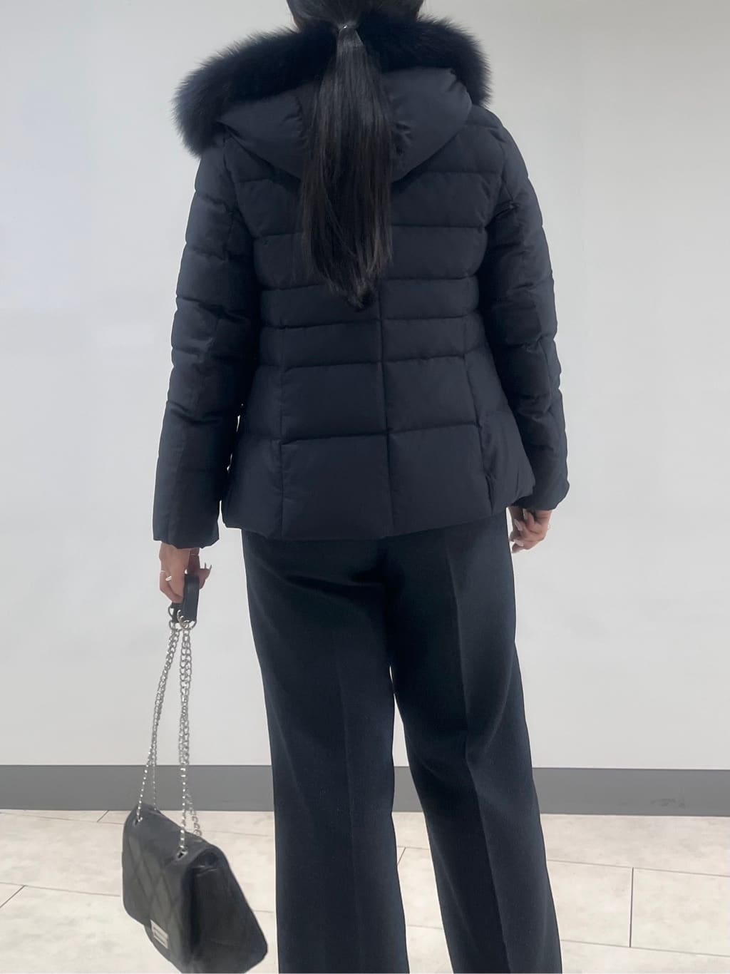 hasuさんの「INDIVI｜【名品／撥水／抗菌防臭】ショート丈リサイクルダウンコート」を使ったコーディネート