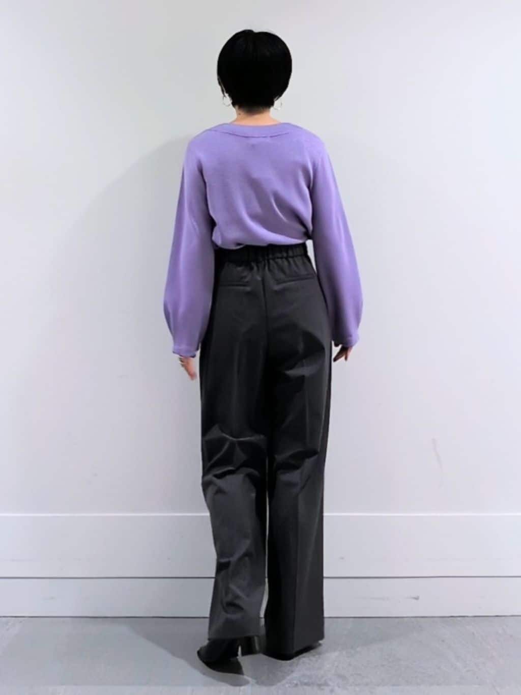 ミズタさんの「UNTITLED｜【洗える/ウエスト後ろゴム】ウール混　タックワイドパンツ」を使ったコーディネート