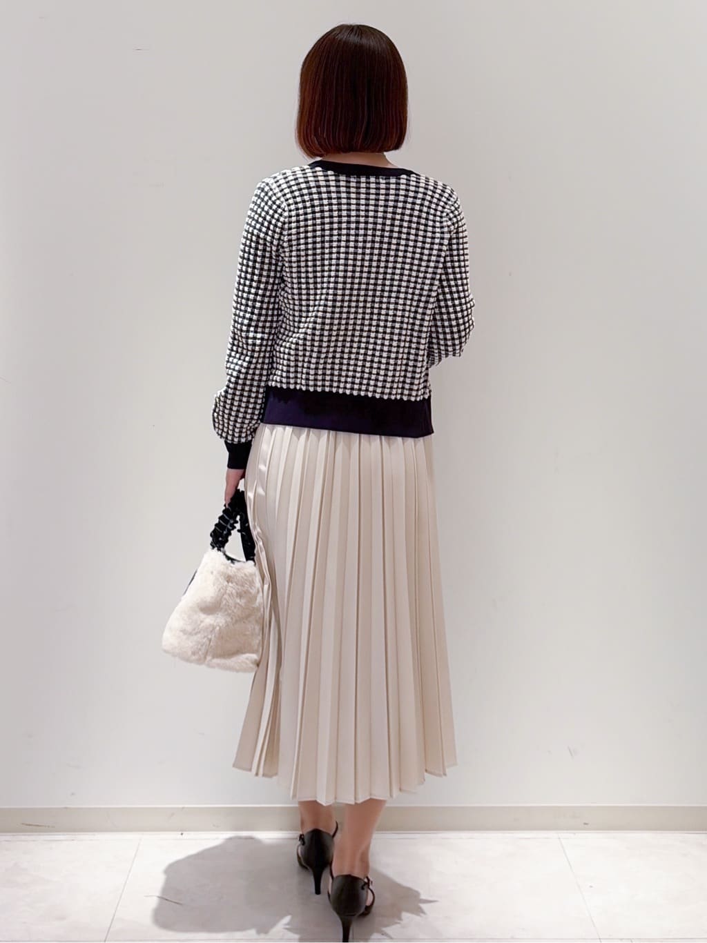 yurinaさんの「index｜ラメスカラップビジューデザインニット【洗濯機OK】《6col／S～LL》」を使ったコーディネート