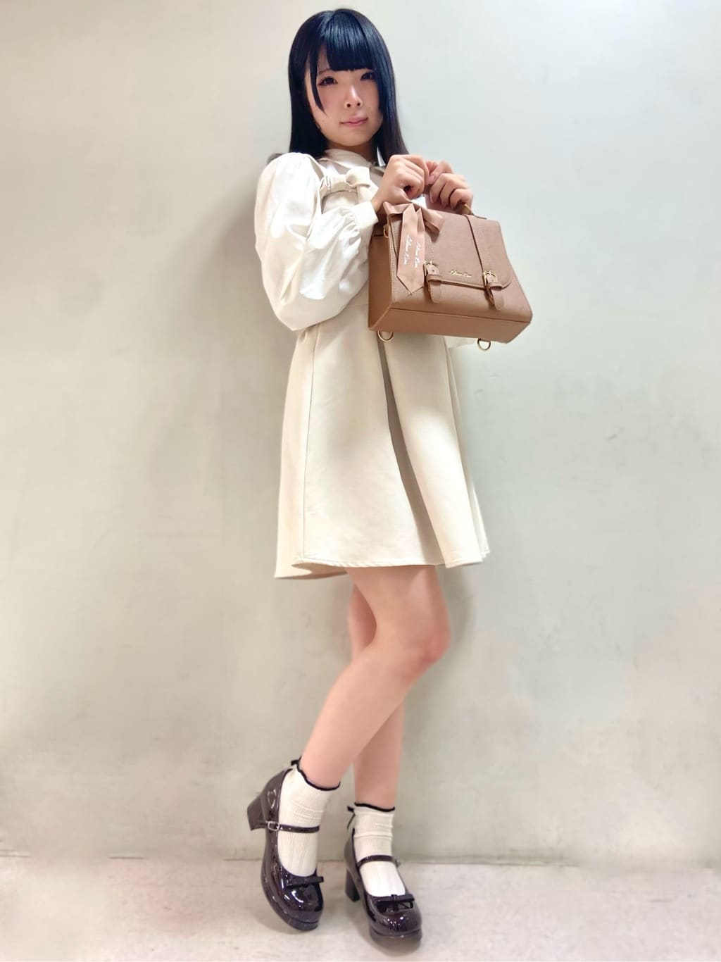 kanaさんの「ESPERANZA｜リボン付きストラップパンプス」を使ったコーディネート