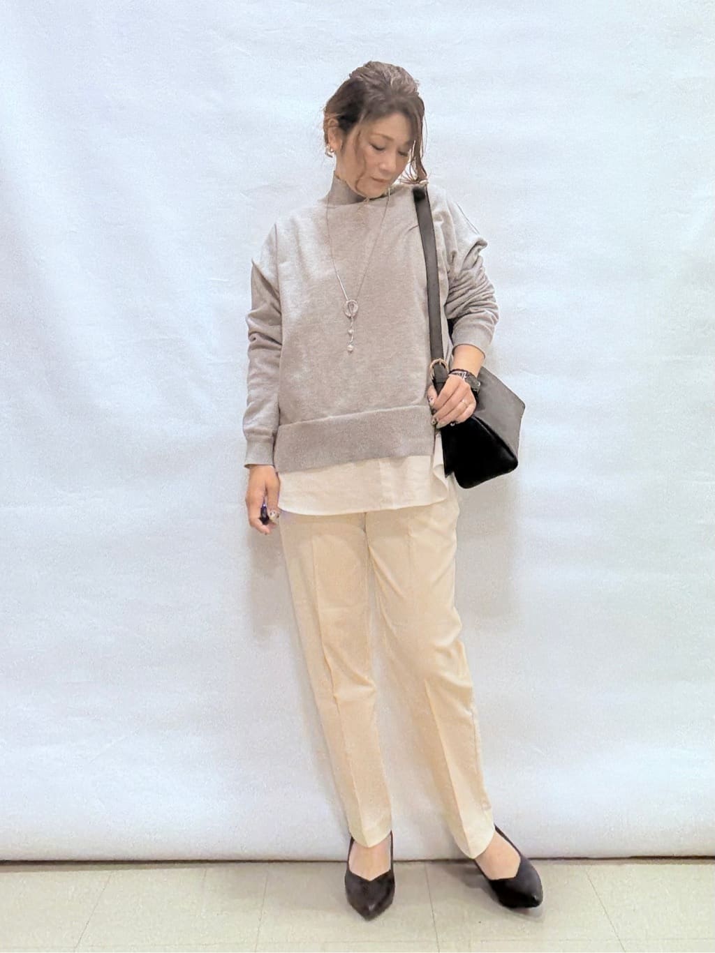 fuuさんの「SHOO･LA･RUE｜【洗濯機可/S-LL】すっきり上品に ベーシックテーパードパンツ」を使ったコーディネート