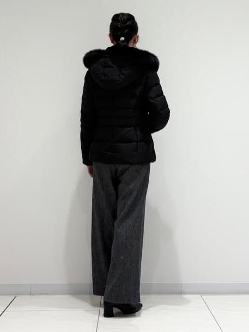 kayoさんの「INDIVI｜【名品／撥水／抗菌防臭】ショート丈リサイクルダウンコート」を使ったコーディネート