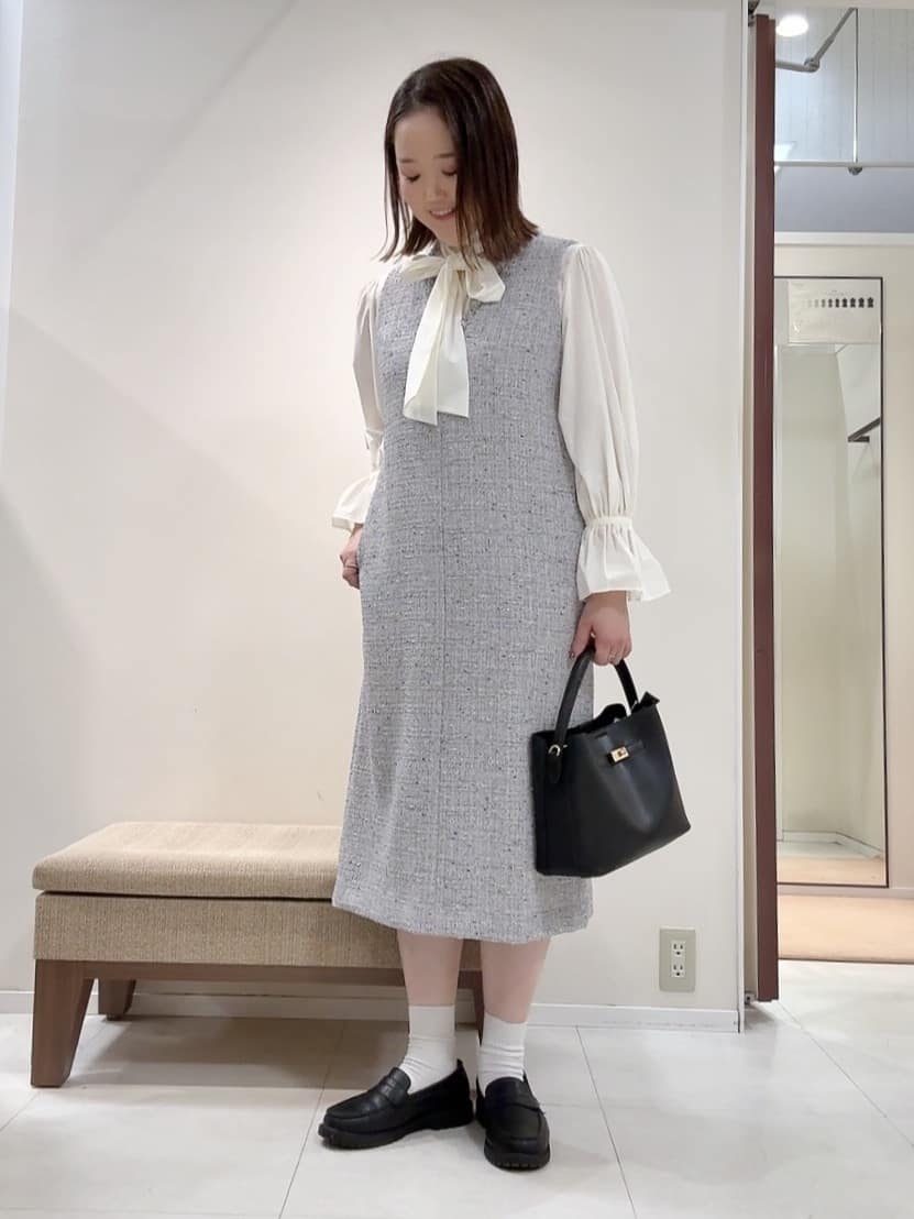 YUIさんの「UNTITLED｜【洗える/細見え】ツイード ジャンパースカート」を使ったコーディネート
