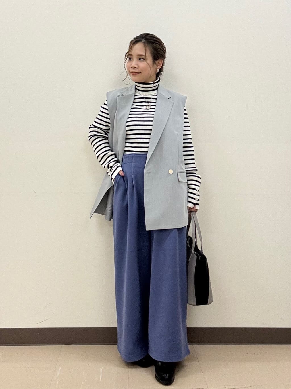 shioさんの「SHOO･LA･RUE｜【着丈選べる/きっと虜になる】あったかもちもち ワイドパンツ」を使ったコーディネート