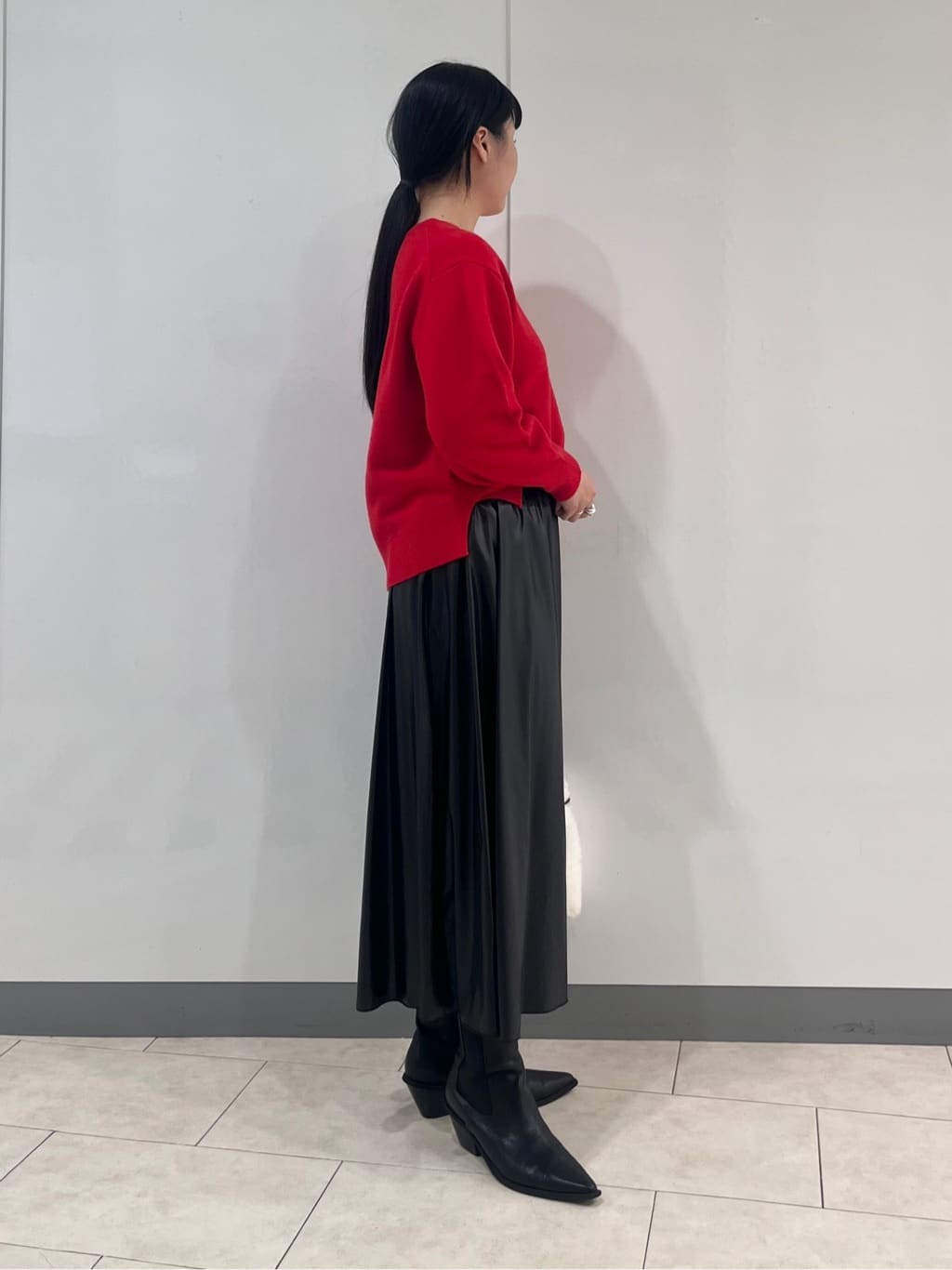 hasuさんの「INDIVI｜【名品／撥水／抗菌防臭】ショート丈リサイクルダウンコート」を使ったコーディネート