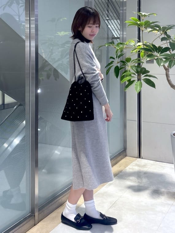 yukaさんの「UNTITLED｜【ロング丈/ゆったりシルエット】テントライン ニットワンピース」を使ったコーディネート