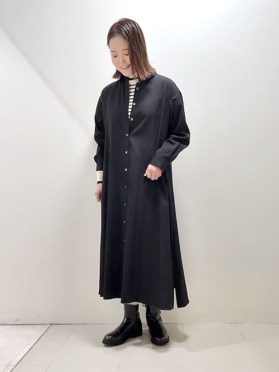 YUIさんの「UNTITLED｜【前開きボタン/ベルト付/羽織シャツ/】2WAYトレンチ風ワンピース」を使ったコーディネート