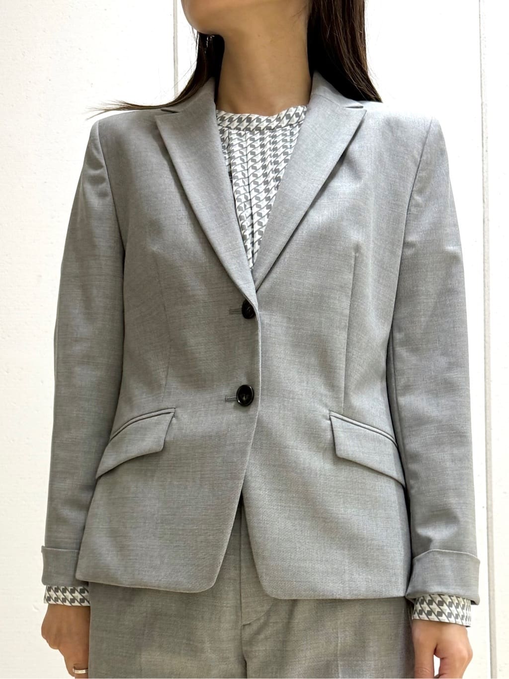 mamiさんの「INDIVI｜【通勤／オフィス】タックジョーゼットブラウス」を使ったコーディネート