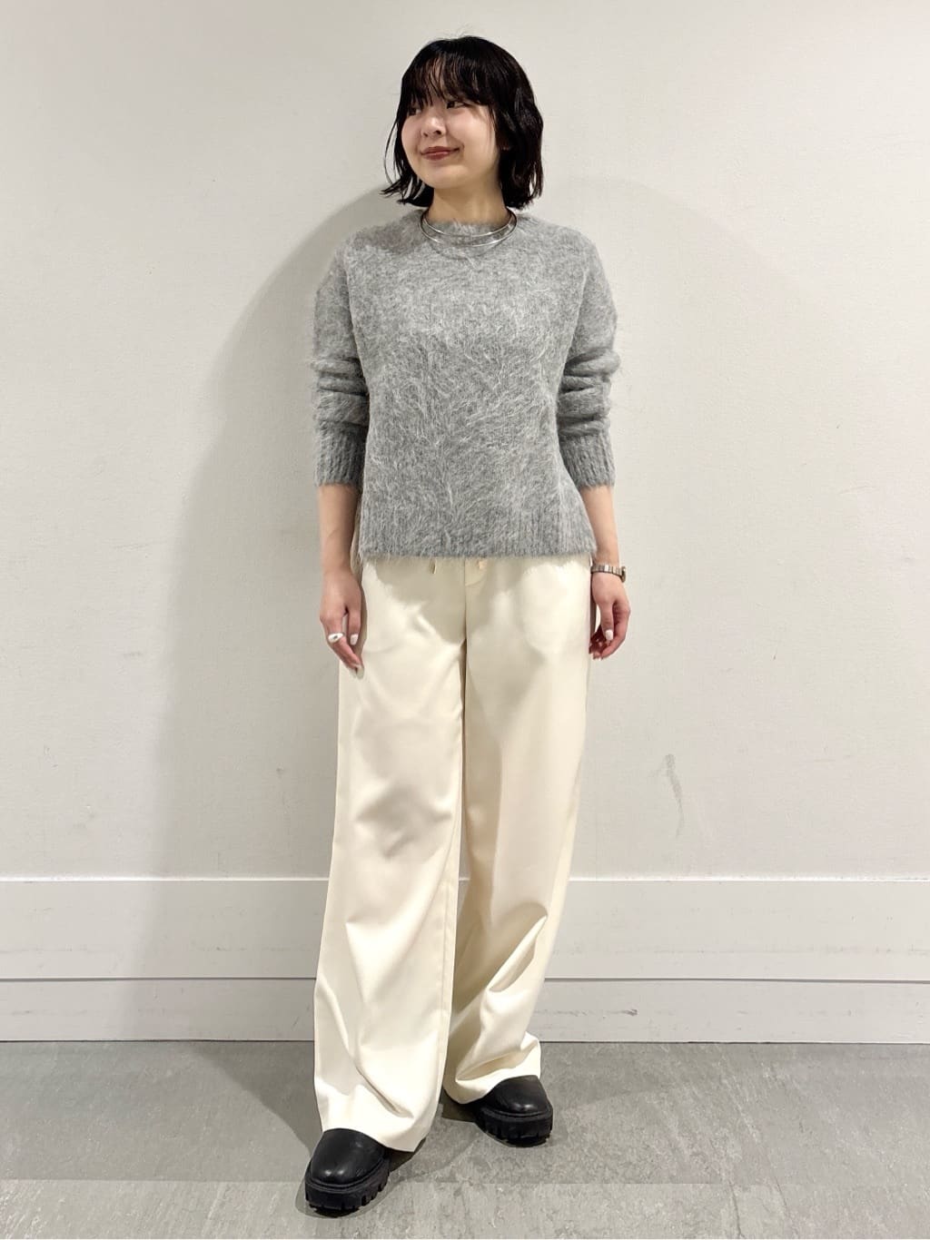 モエカさんの「UNTITLED｜【ゆったり】アルパカ混シャギーニット」を使ったコーディネート