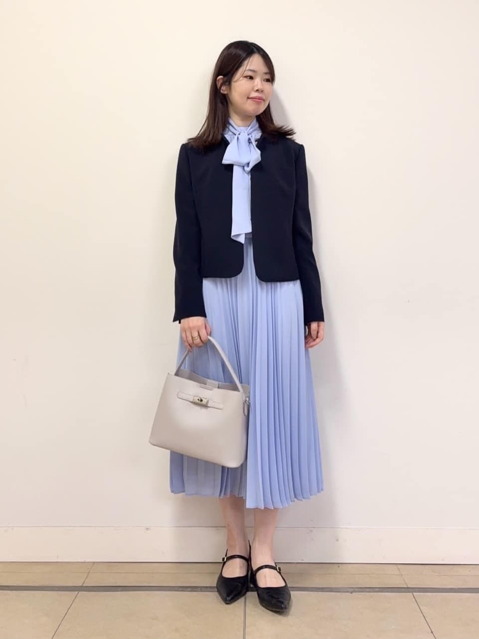 asamiさんの「UNTITLED｜【フォーマル/洗える】ボウタイ プリーツワンピース」を使ったコーディネート