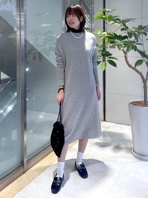 yukaさんの「UNTITLED｜【ロング丈/ゆったりシルエット】テントライン ニットワンピース」を使ったコーディネート
