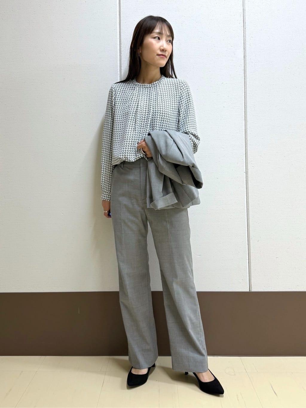 mamiさんの「INDIVI｜【通勤／オフィス】タックジョーゼットブラウス」を使ったコーディネート