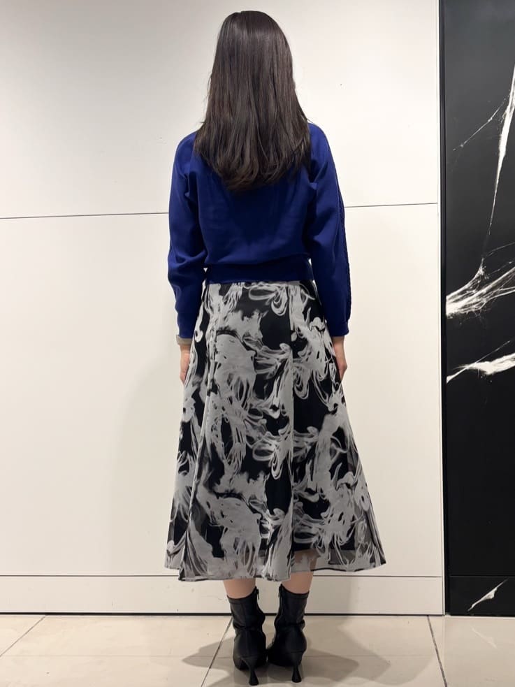 シオンさんの「COUP DE CHANCE｜【手洗い可／日本製】フラワー柄プリントスカート」を使ったコーディネート