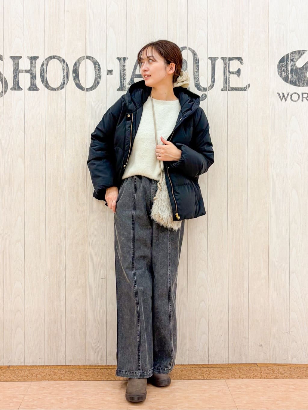 Nakaさんの「SHOO･LA･RUE｜【撥水/洗える】ショートフーディーダウン」を使ったコーディネート
