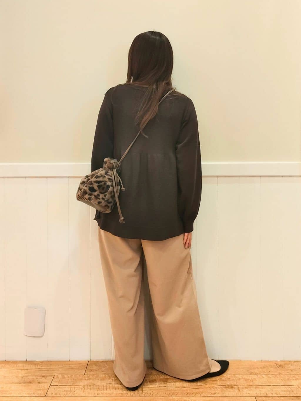 NMさんの「SHOO･LA･RUE｜気になるお腹周りをカバー ケーブル編みペプラムニット」を使ったコーディネート