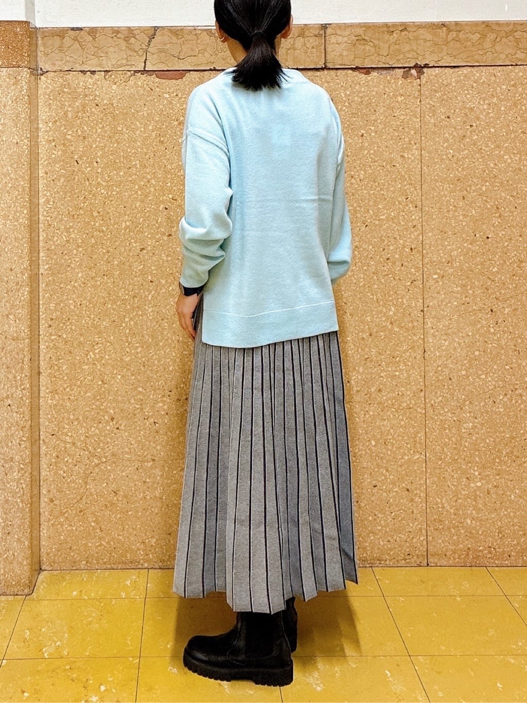 hattoriさんの「INDIVI｜【洗える／SETUP可能】ジャカードニット プリーツスカート」を使ったコーディネート
