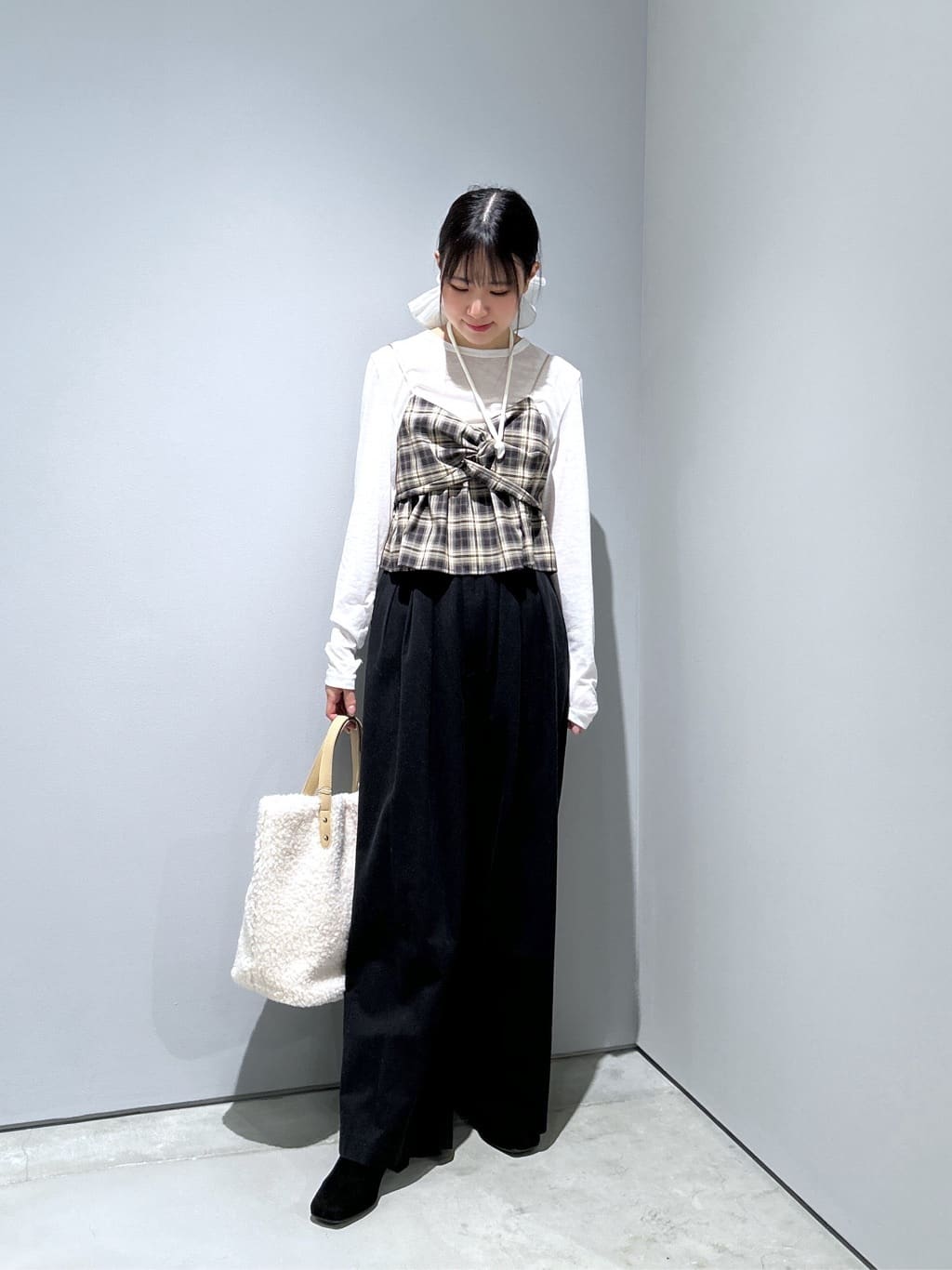 Renoさんの「INDIVI｜オンブレチェックビスチェ」を使ったコーディネート