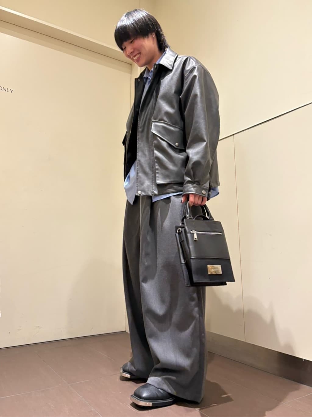 しげちゃんさんの「tk.TAKEO KIKUCHI｜グランパバギースラックス」を使ったコーディネート