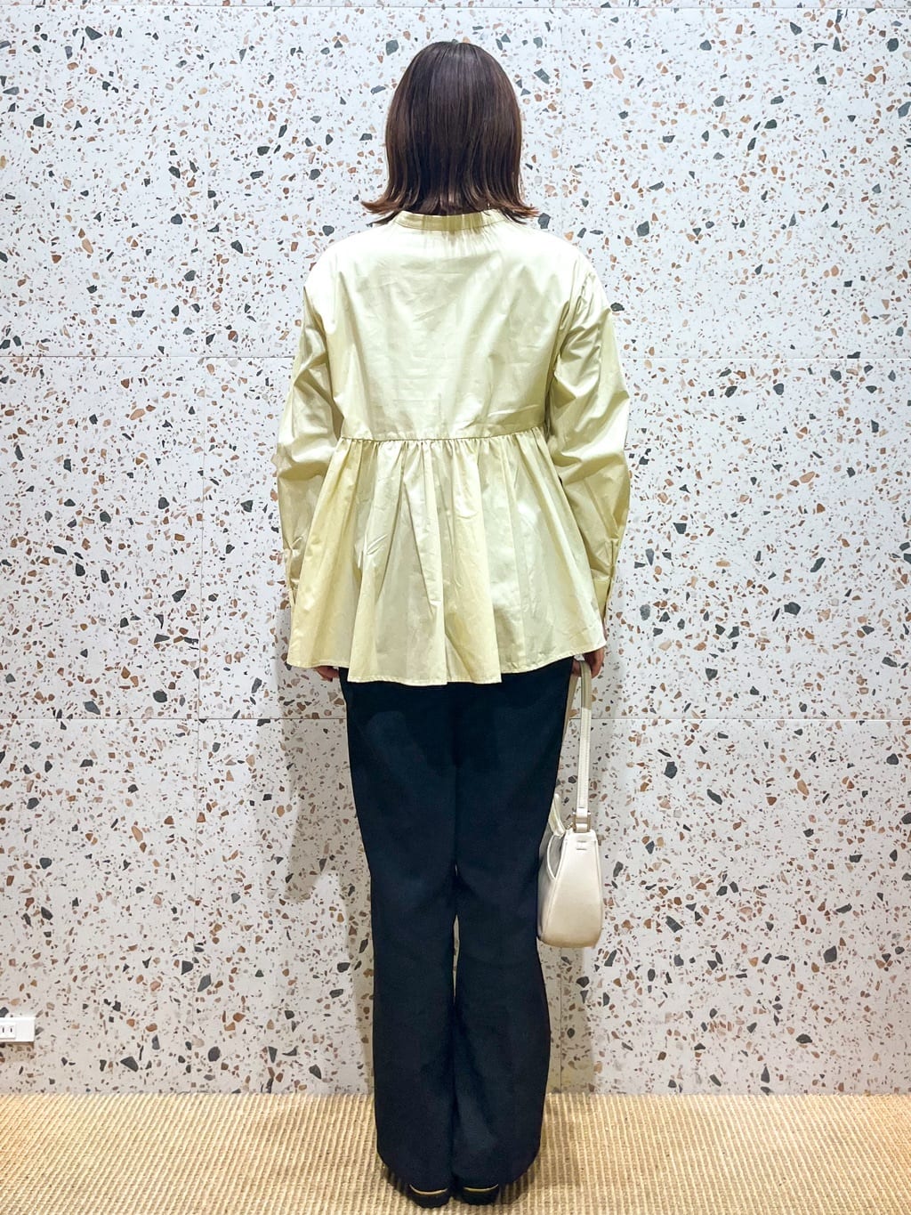 さくらさんの「OPAQUE.CLIP｜ペプラムシャツ【洗濯機OK】」を使ったコーディネート