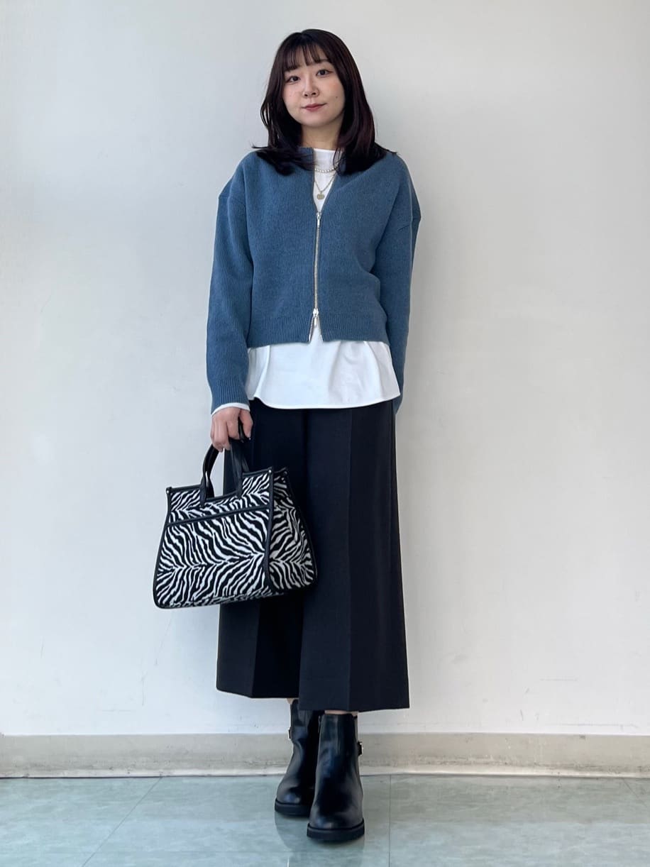 KAHOさんの「UNTITLED｜【ゆったりサイズ／着丈短め】ジップニットカーディガン」を使ったコーディネート