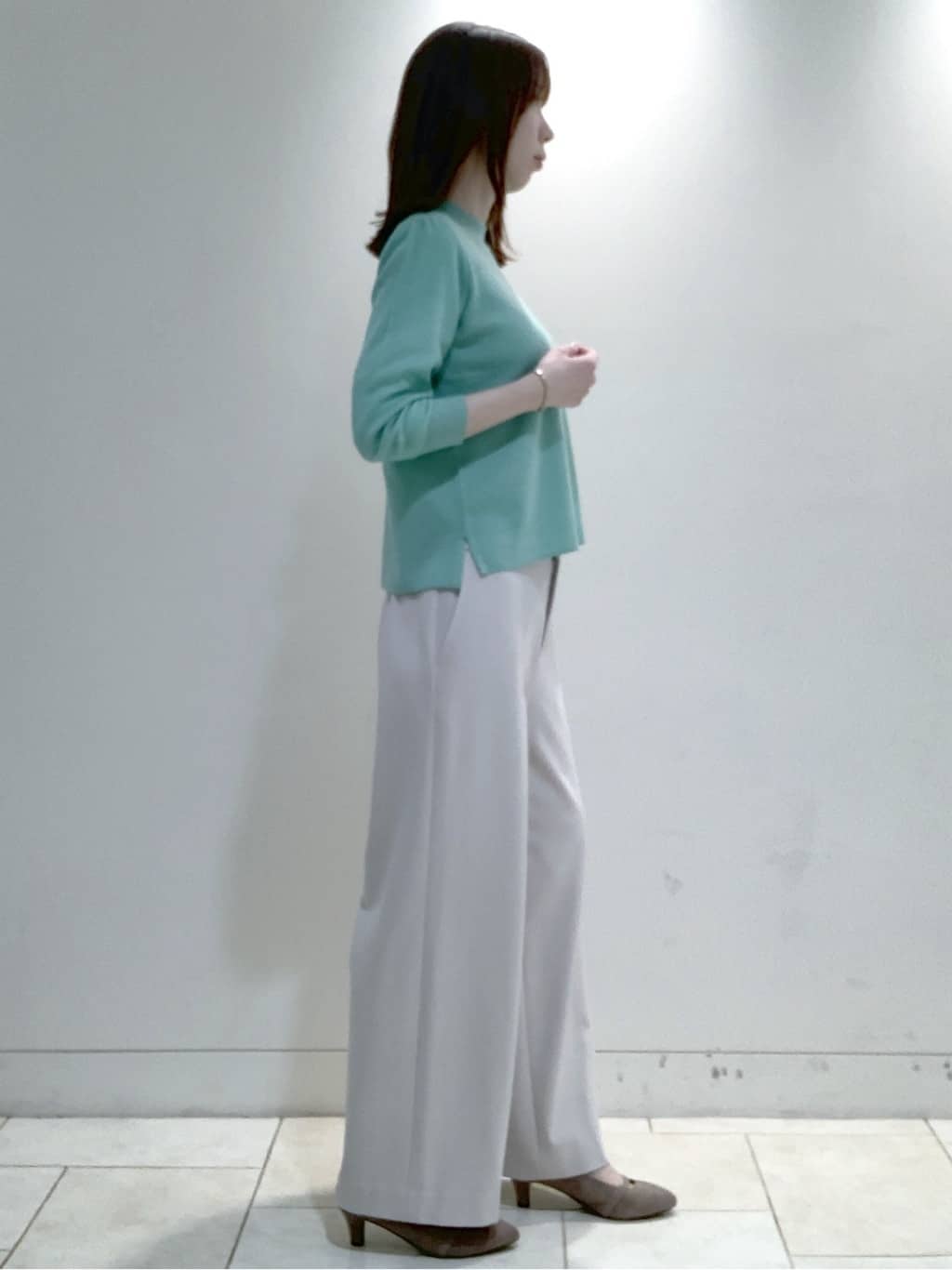 ヤマグチさんの「Reflect｜【選べる5色／アンサンブル可】クルーネックカーディガン」を使ったコーディネート