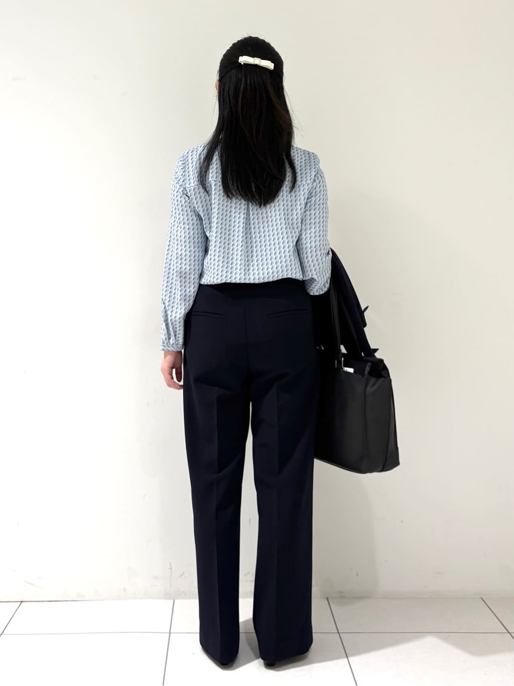 momokoさんの「INDIVI｜【通勤スーツ／洗える】ストレッチカラーレスジャケット」を使ったコーディネート