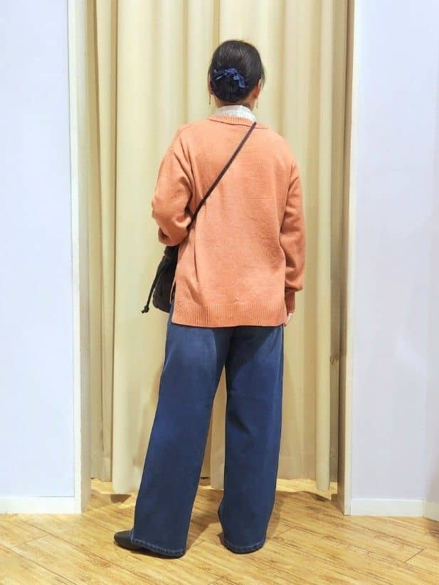 くまさんの「SHOO･LA･RUE｜【S-LL/洗濯機可】ふわふわがやみつきになる柔らかさ スウェットライクロゴニット」を使ったコーディネート