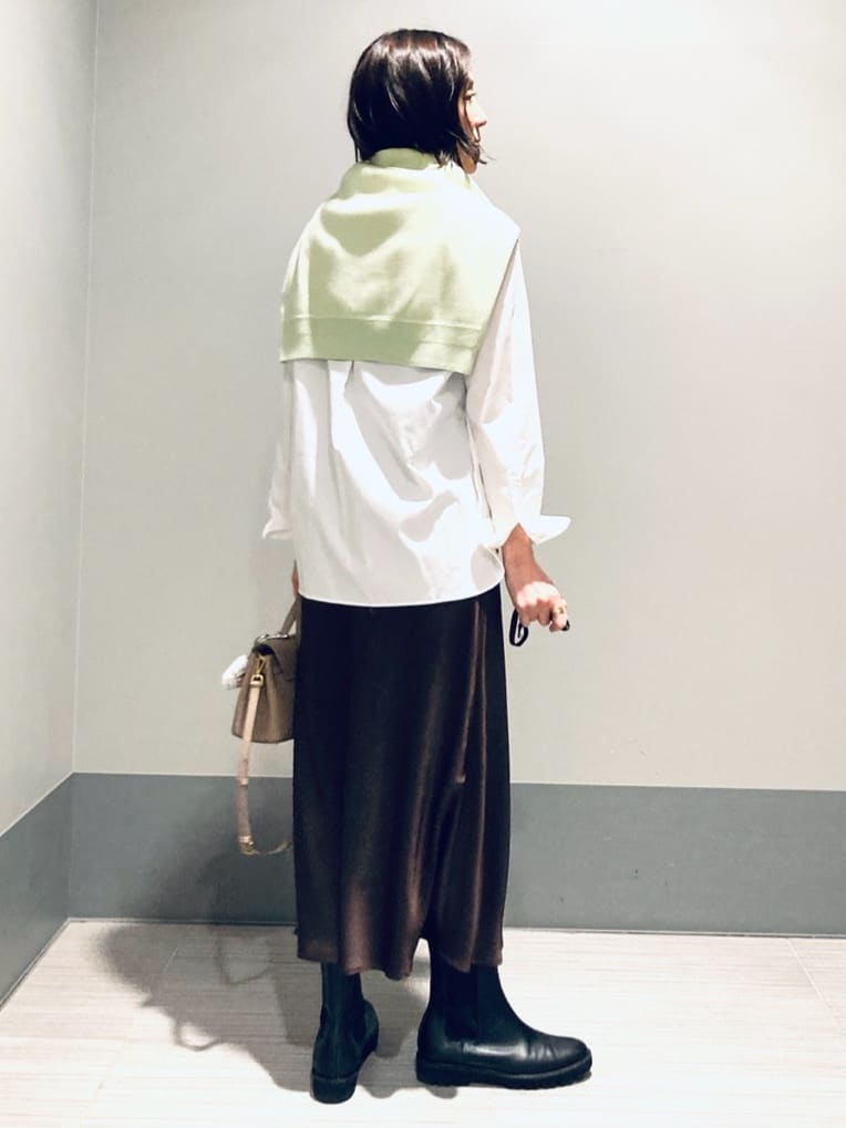 Furuさんの「DRESSTERIOR｜ストレッチヴィンテージサテンナロースカート」を使ったコーディネート