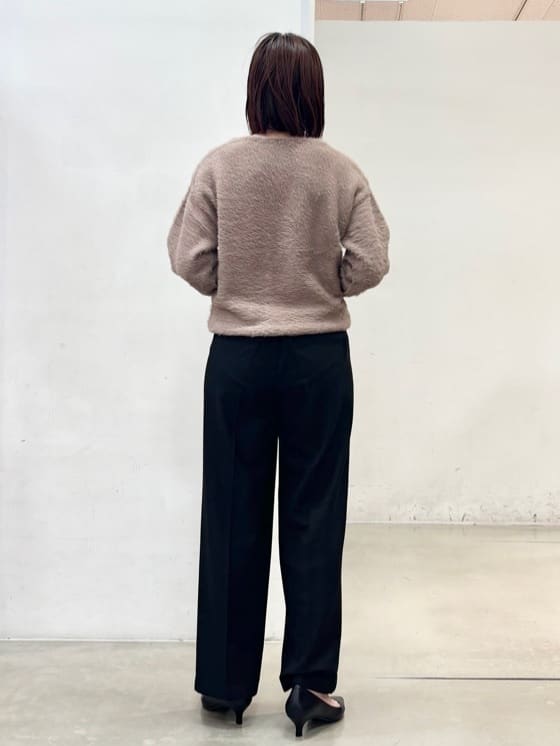 fujiさんの「THE SHOP TK｜【華やかで柔らか】ふわふわフェザーニット/洗える・前後2WAY」を使ったコーディネート