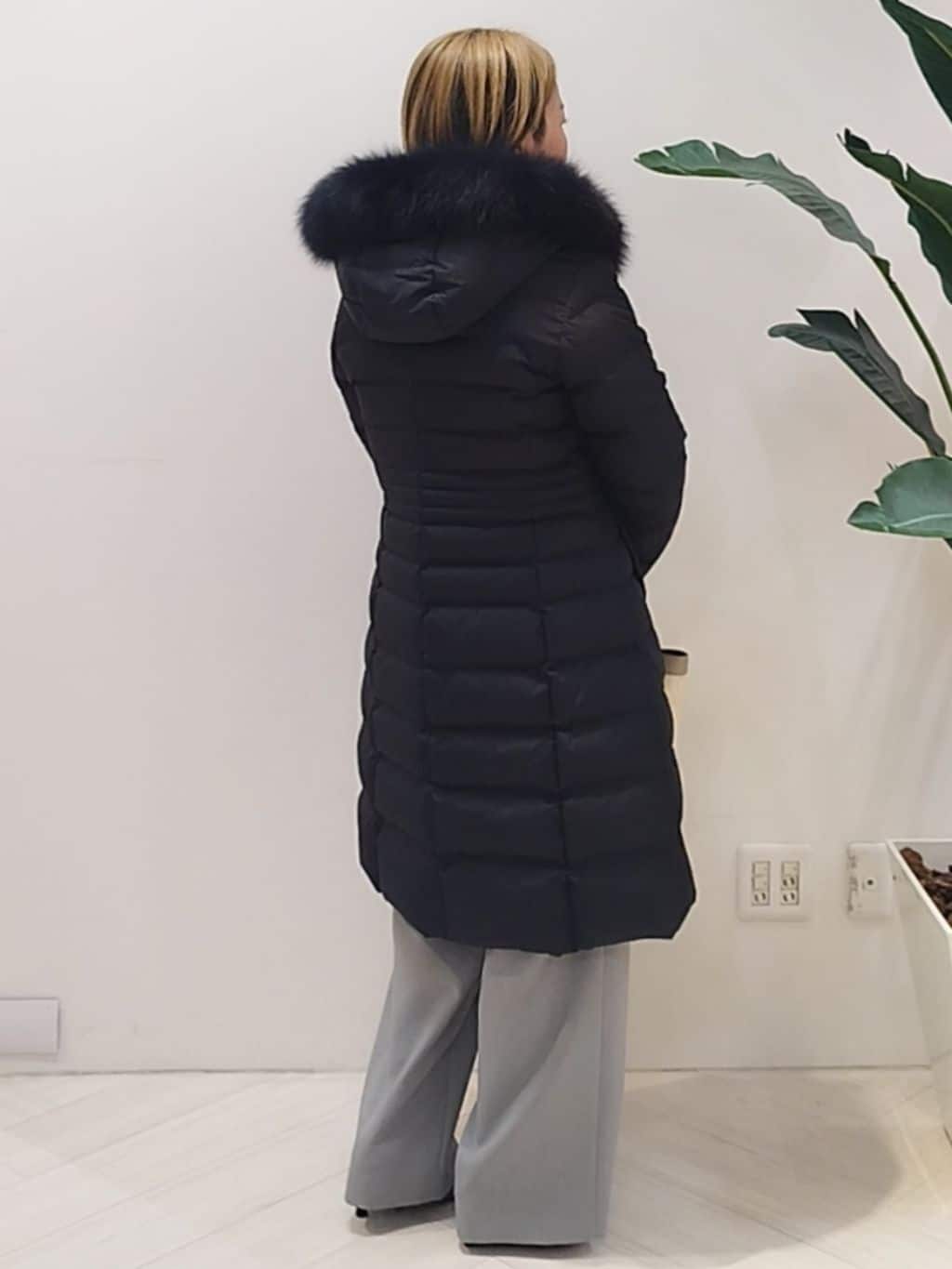 s u g iさんの「UNTITLED｜【はっ水機能/フード取り外し可/防寒】ロングダウンコート」を使ったコーディネート