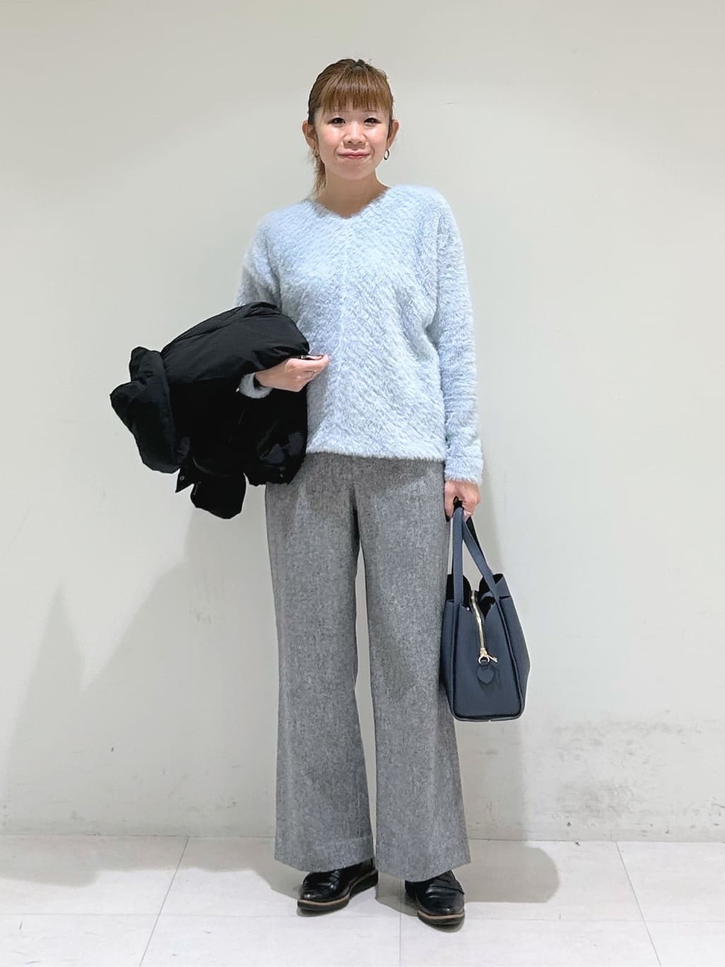 tsuyuさんの「INDIVI｜【合皮／ミドルサイズ】春カラーフォルムバッグ」を使ったコーディネート