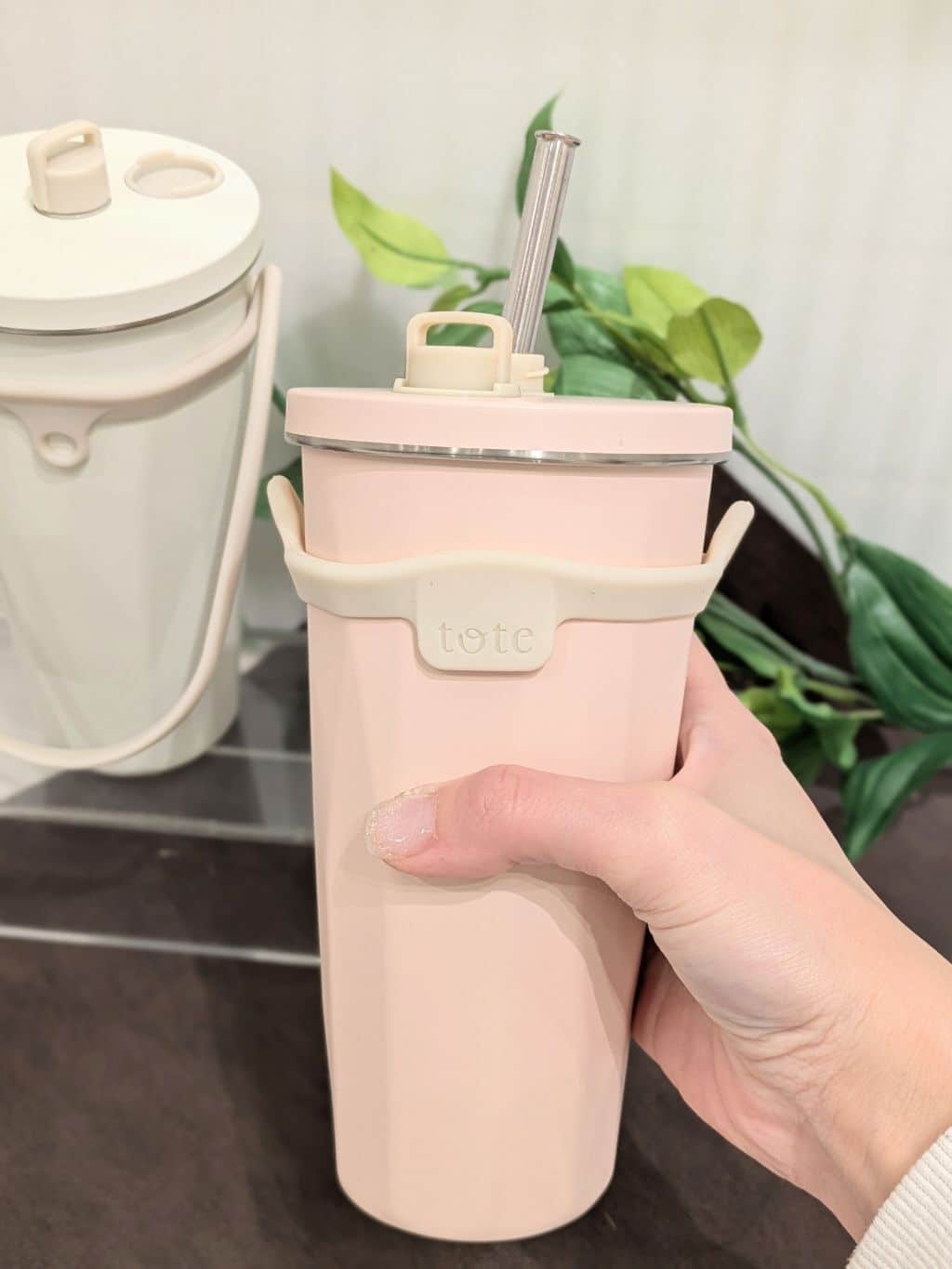 きのこさんの「212 KITCHEN STORE｜トート ストロー付2wayタンブラー470ml PK」を使ったコーディネート