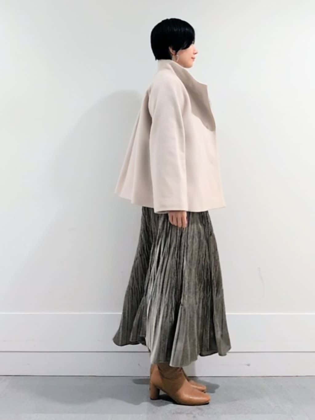 ミズタさんの「UNTITLED｜【着回しが効く／オンオフアウター】ウールショートコート」を使ったコーディネート