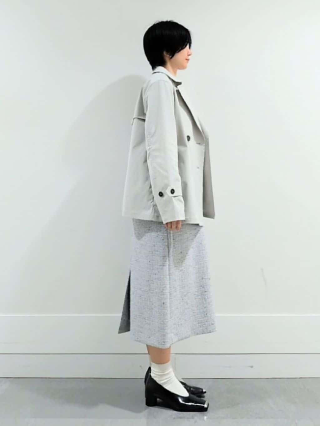 ミズタさんの「UNTITLED｜【定番人気/はっ水/洗える】タスランショートトレンチコート」を使ったコーディネート