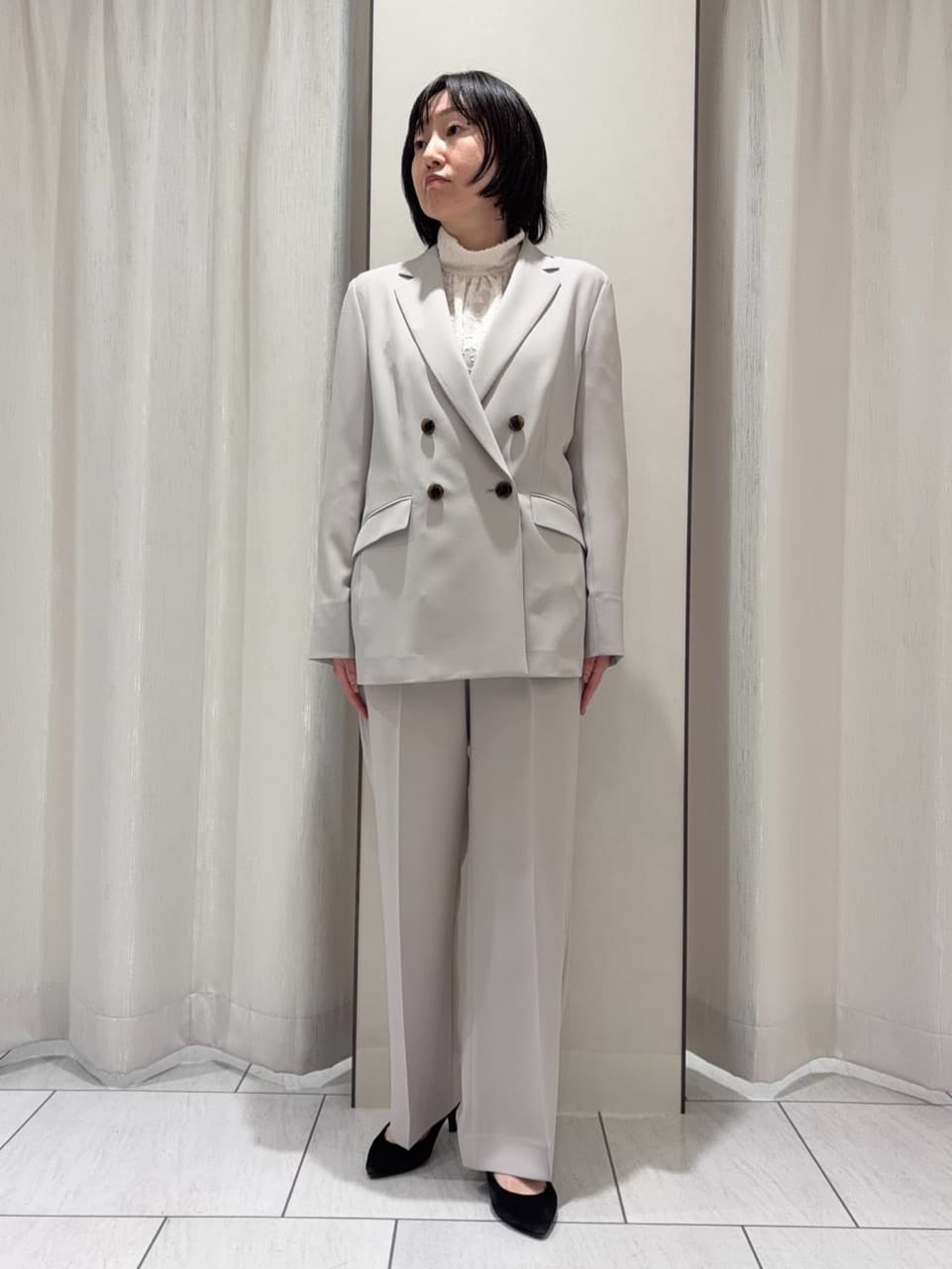 わたなべさんの「UNTITLED｜【新色追加/セットアップ可】エアリー ダブルブレストジャケット」を使ったコーディネート