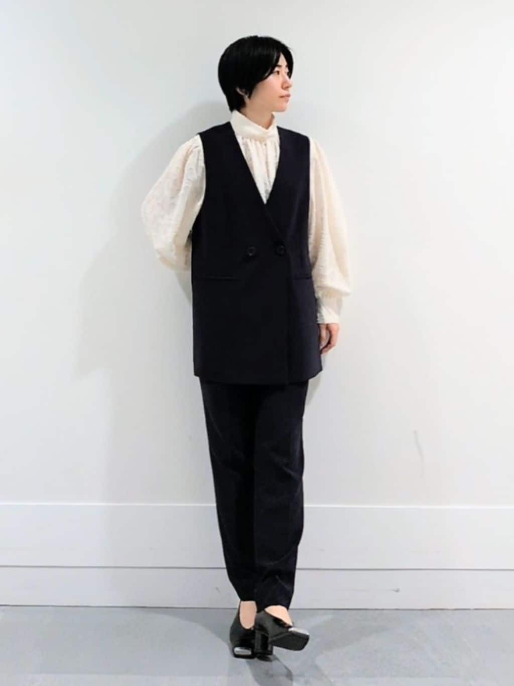 ミズタさんの「UNTITLED｜【セレモニー/洗える/シアー】カットジャカード ボウタイブラウス」を使ったコーディネート