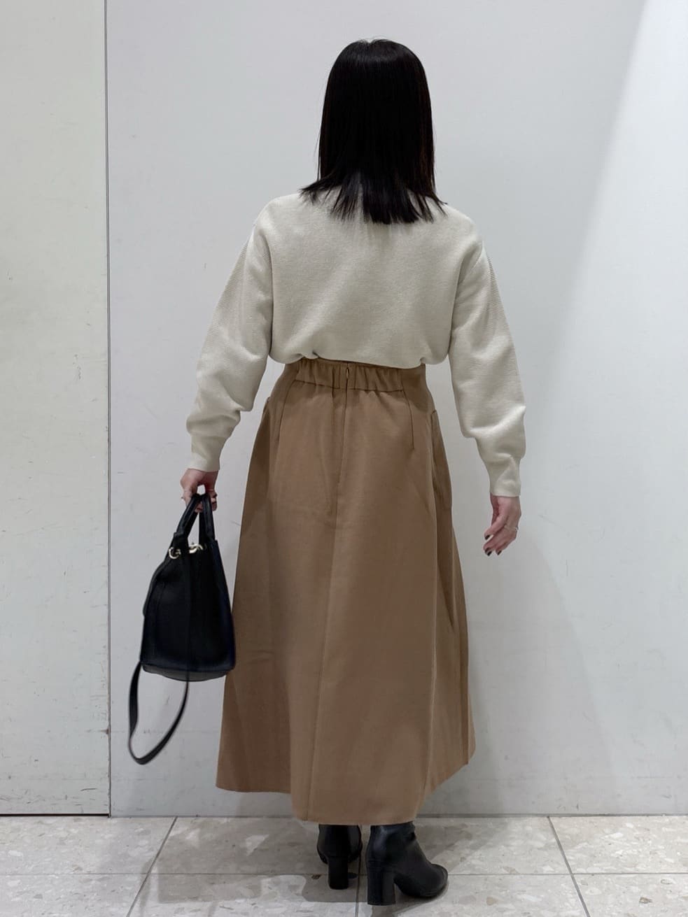 mameさんの「OPAQUE.CLIP｜カシミヤブレンドウールミドルピーコート」を使ったコーディネート