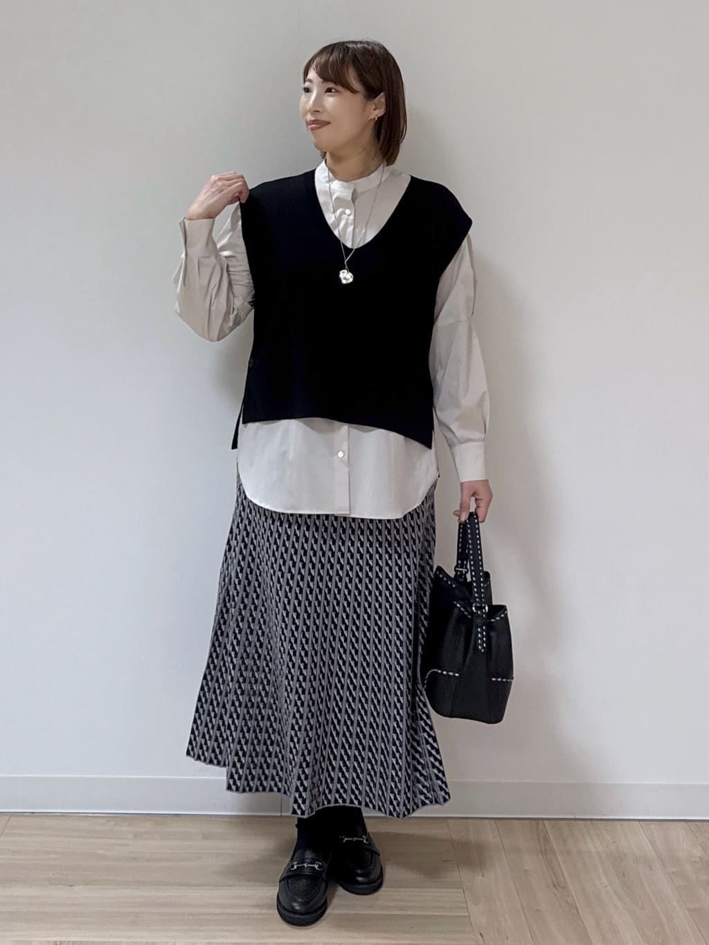amiさんの「Reflect｜【さらっと一枚で決まる／重ね着にもおすすめ◎】タックスリーブシャツブラウス」を使ったコーディネート