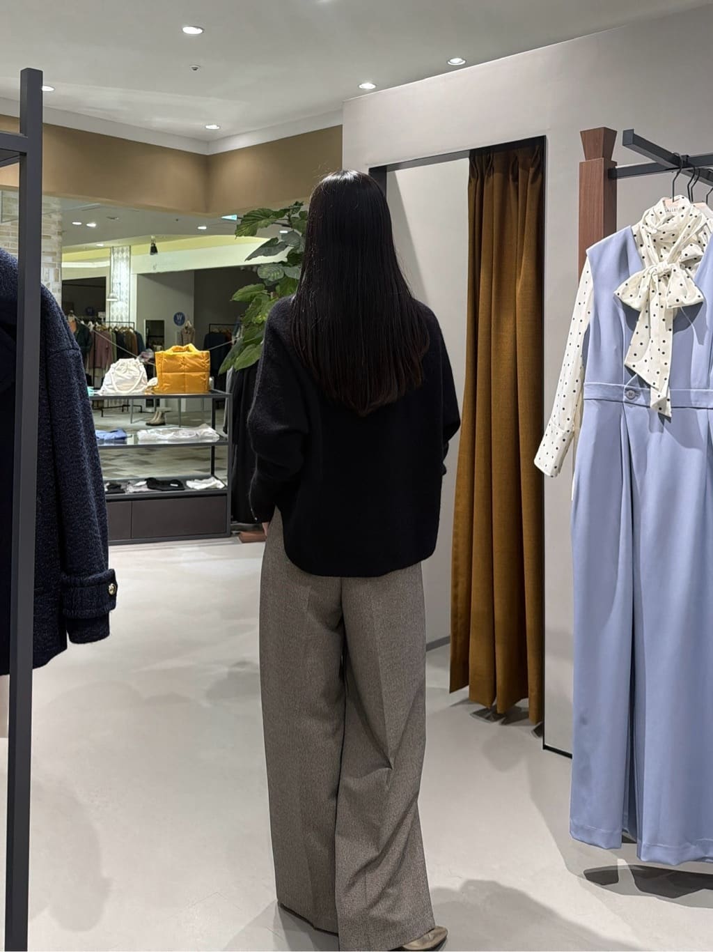 rinaさんの「INDIVI｜【洗える】ヘアリーフォルムニット」を使ったコーディネート