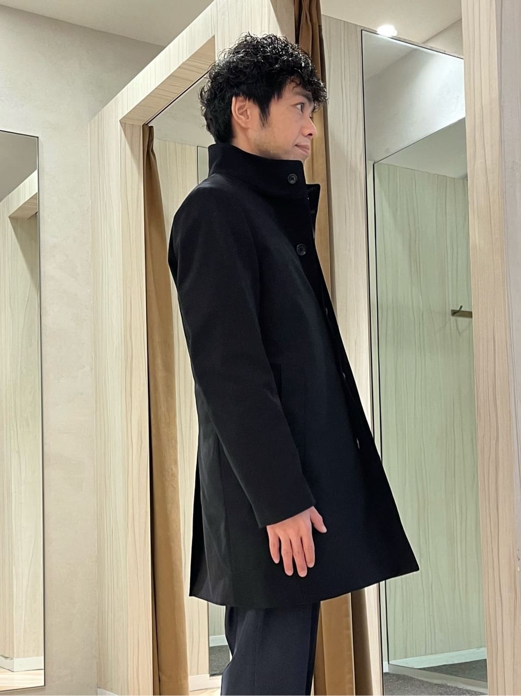 URAさんの「TAKEO KIKUCHI｜【ダウンライナー付き】ドビースタンドカラーコート」を使ったコーディネート