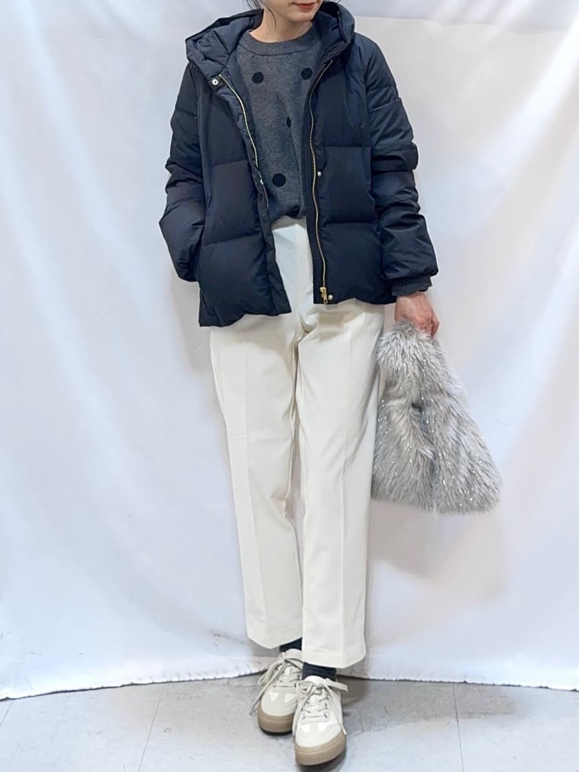 𝐇𝐢𝐫𝐨𝐦𝐢さんの「SHOO･LA･RUE｜【撥水/洗える】ショートフーディーダウン」を使ったコーディネート