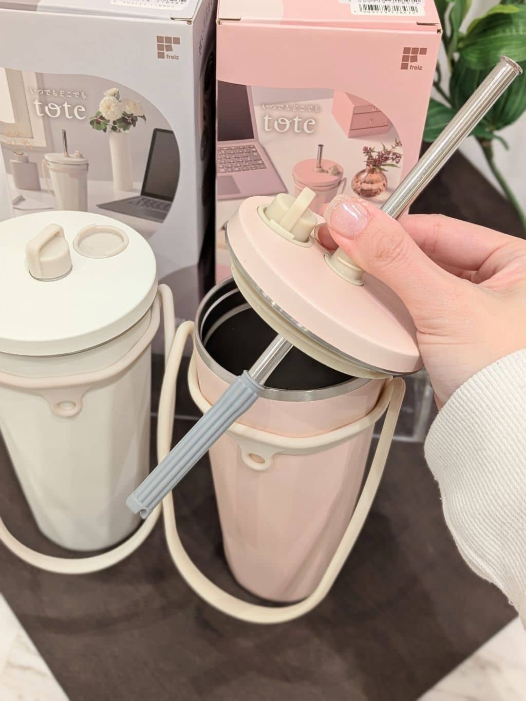 きのこさんの「212 KITCHEN STORE｜トート ストロー付2wayタンブラー470ml PK」を使ったコーディネート
