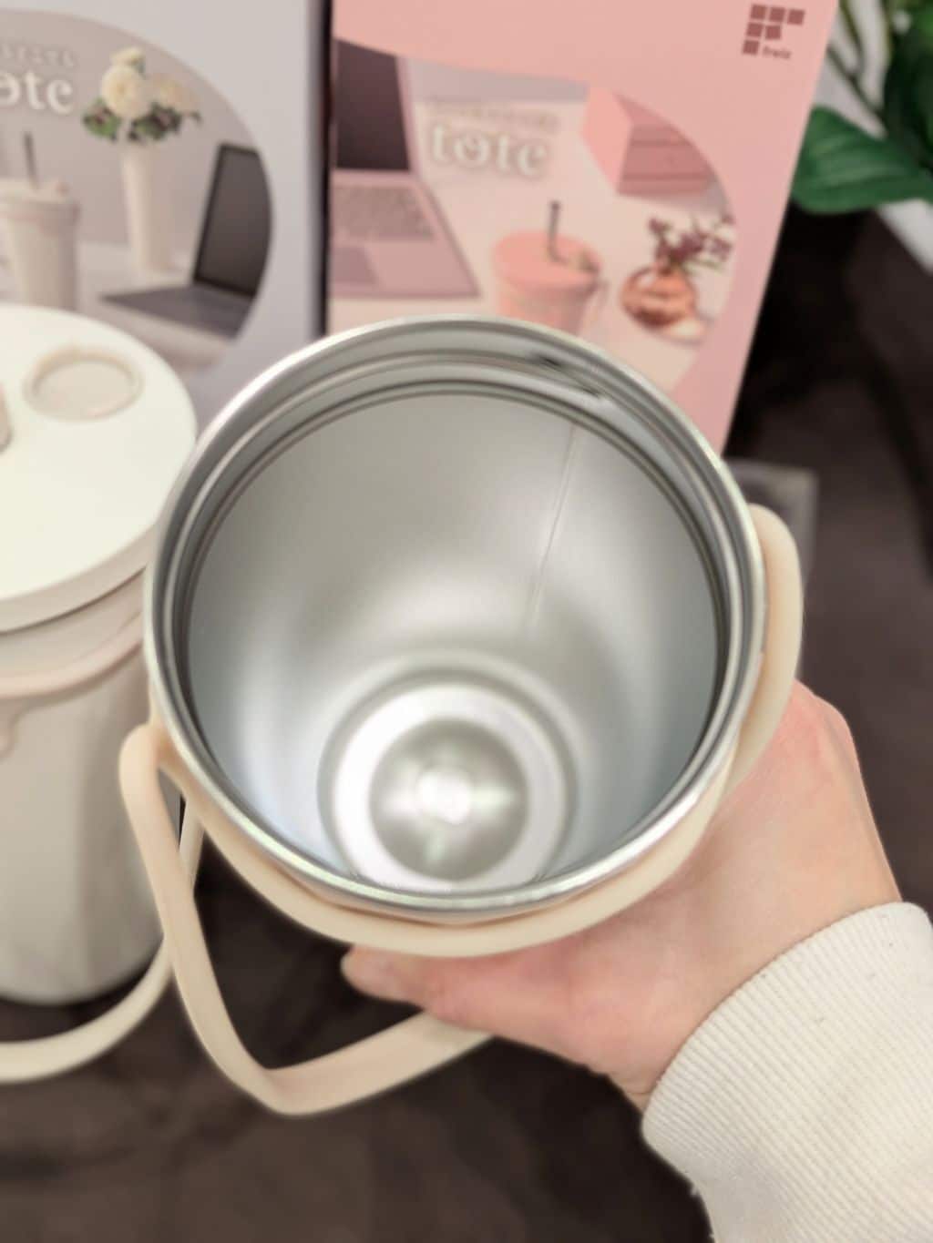 きのこさんの「212 KITCHEN STORE｜トート ストロー付2wayタンブラー470ml PK」を使ったコーディネート